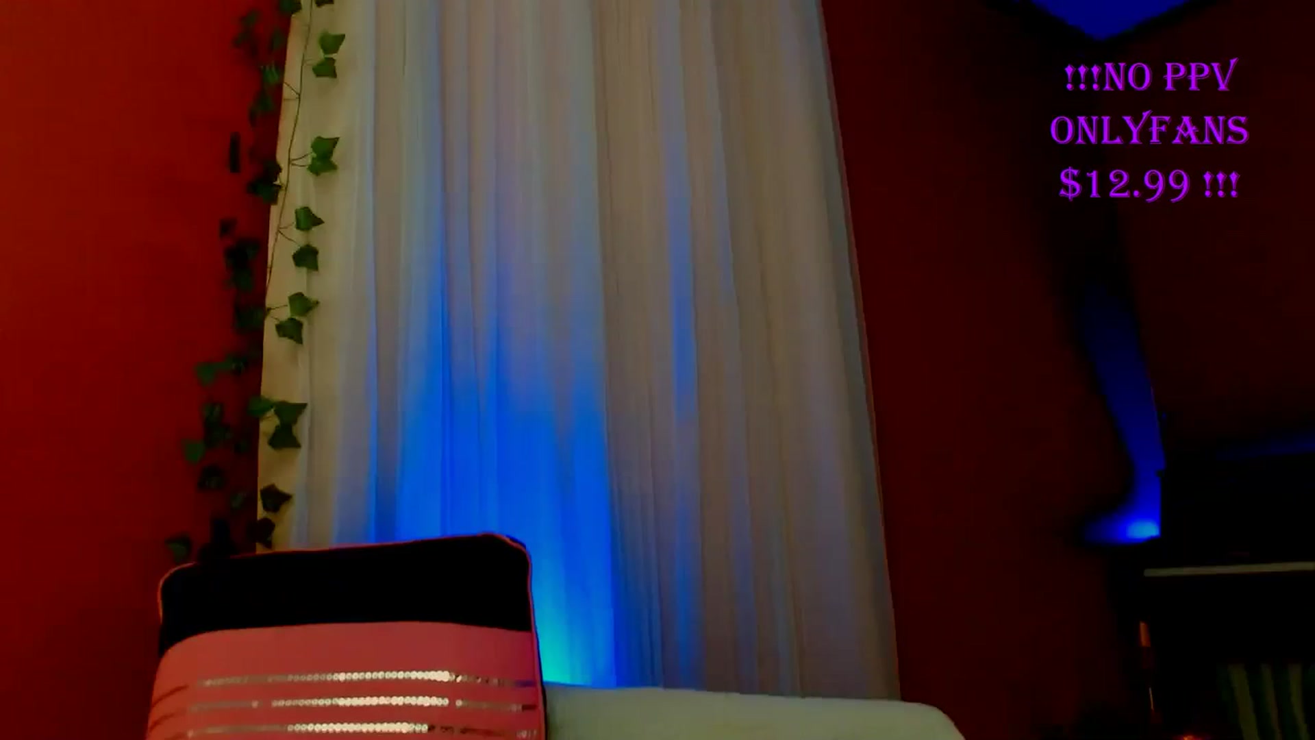 Gallery image thumbnail from CashmereFoxxx's myfreecams stream on, 09/06/2023, 19:19 image 19 of 20