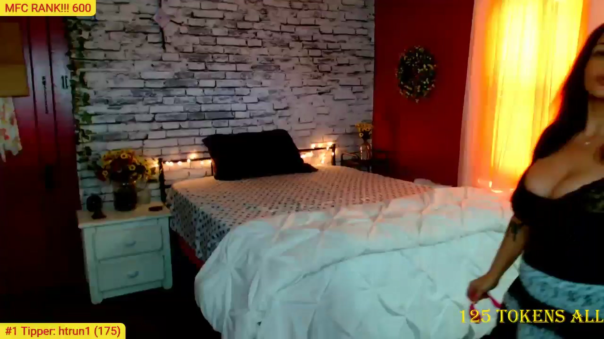Gallery image thumbnail from CashmereFoxxx's myfreecams stream on, 02/26/2024, 22:45 image 14 of 20