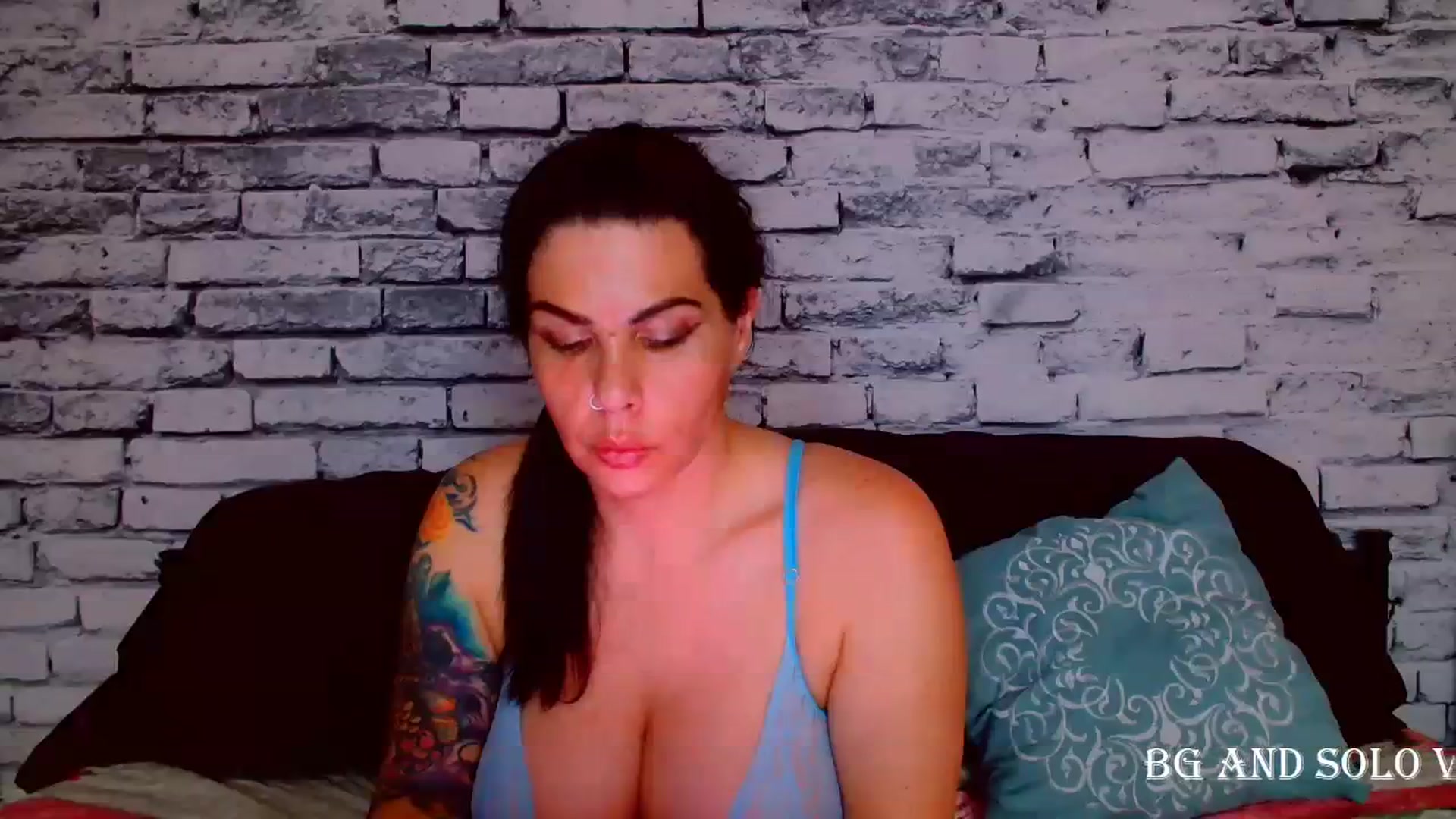 Gallery image thumbnail from CashmereFoxxx's myfreecams stream on, 04/09/2024, 24:28 image 11 of 20