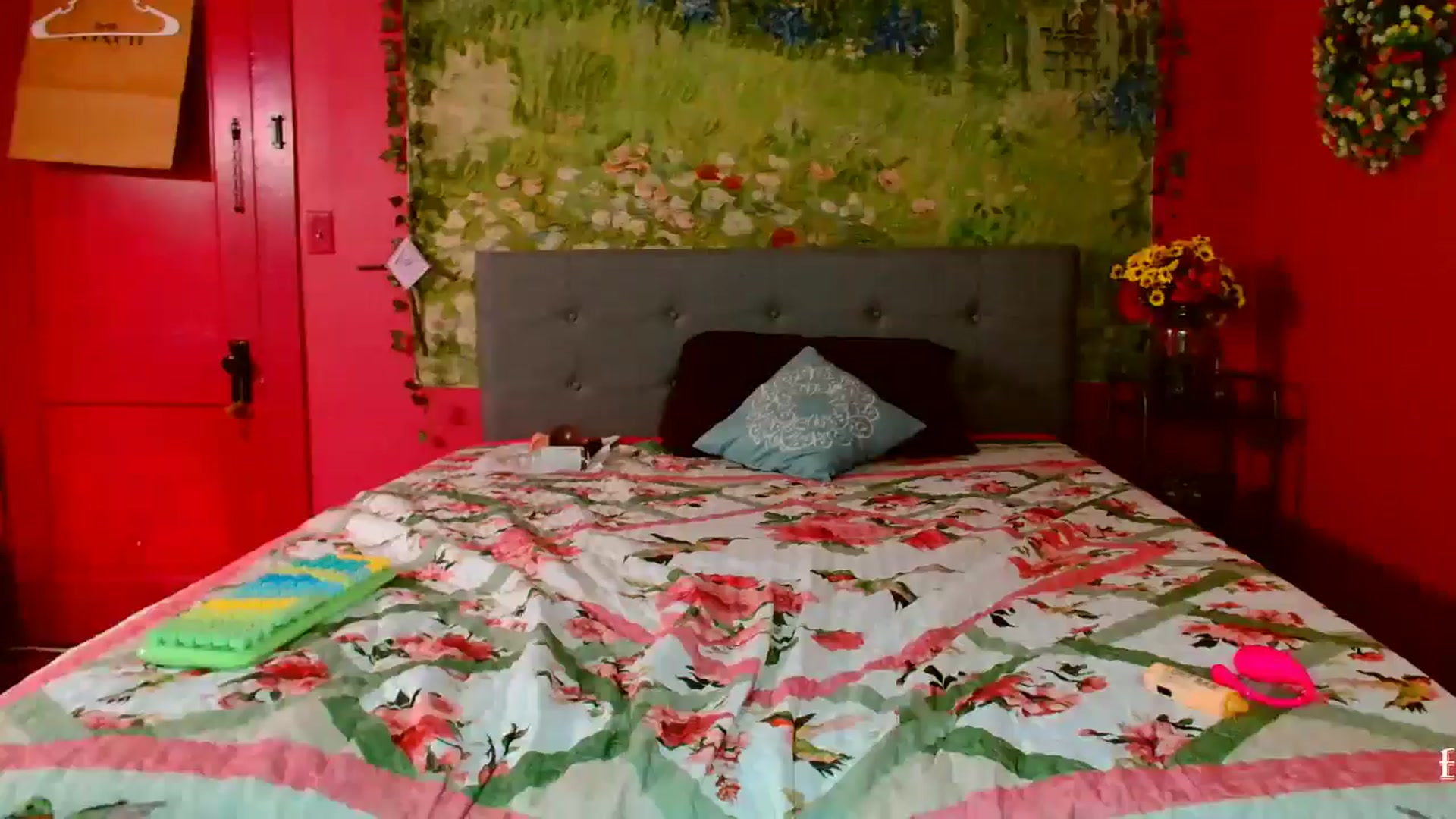 Gallery image thumbnail from CashmereFoxxx's myfreecams stream on, 04/19/2024, 13:45 image 16 of 20