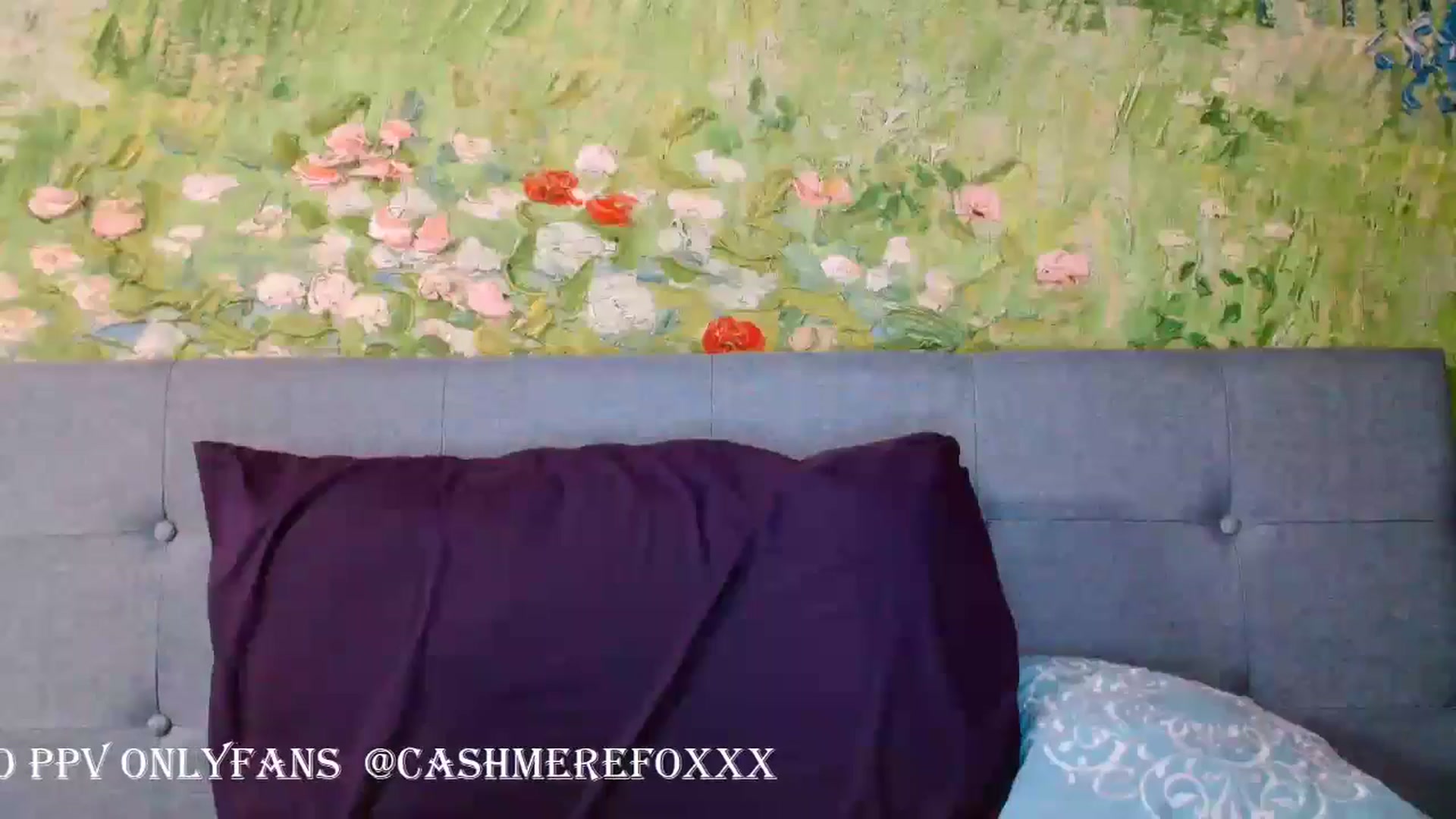 Gallery image thumbnail from CashmereFoxxx's myfreecams stream on, 04/19/2024, 15:18 image 9 of 20