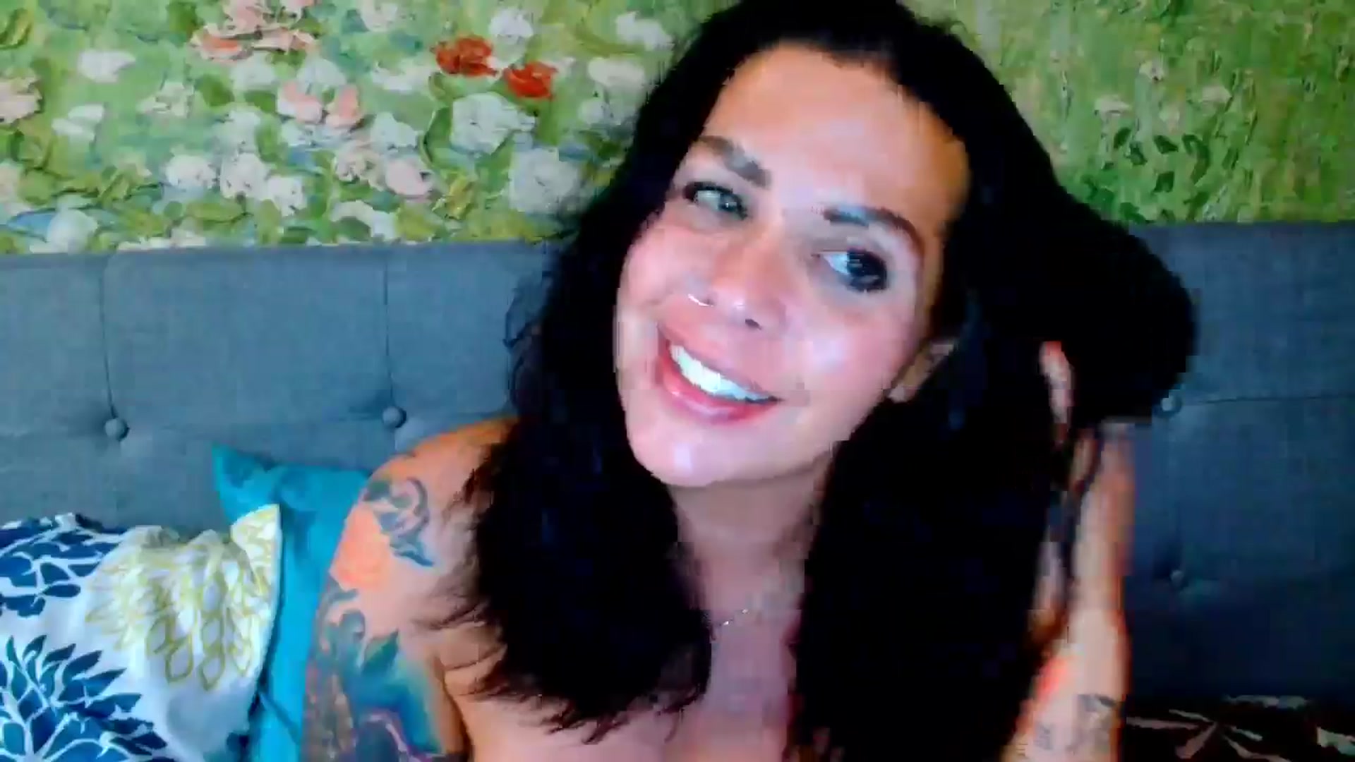 Gallery image thumbnail from CashmereFoxxx's myfreecams stream on, 04/30/2024, 21:29 image 2 of 20