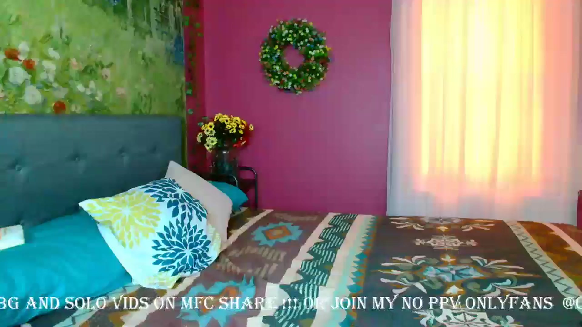 Gallery image thumbnail from CashmereFoxxx's myfreecams stream on, 05/15/2024, 21:53 image 15 of 20