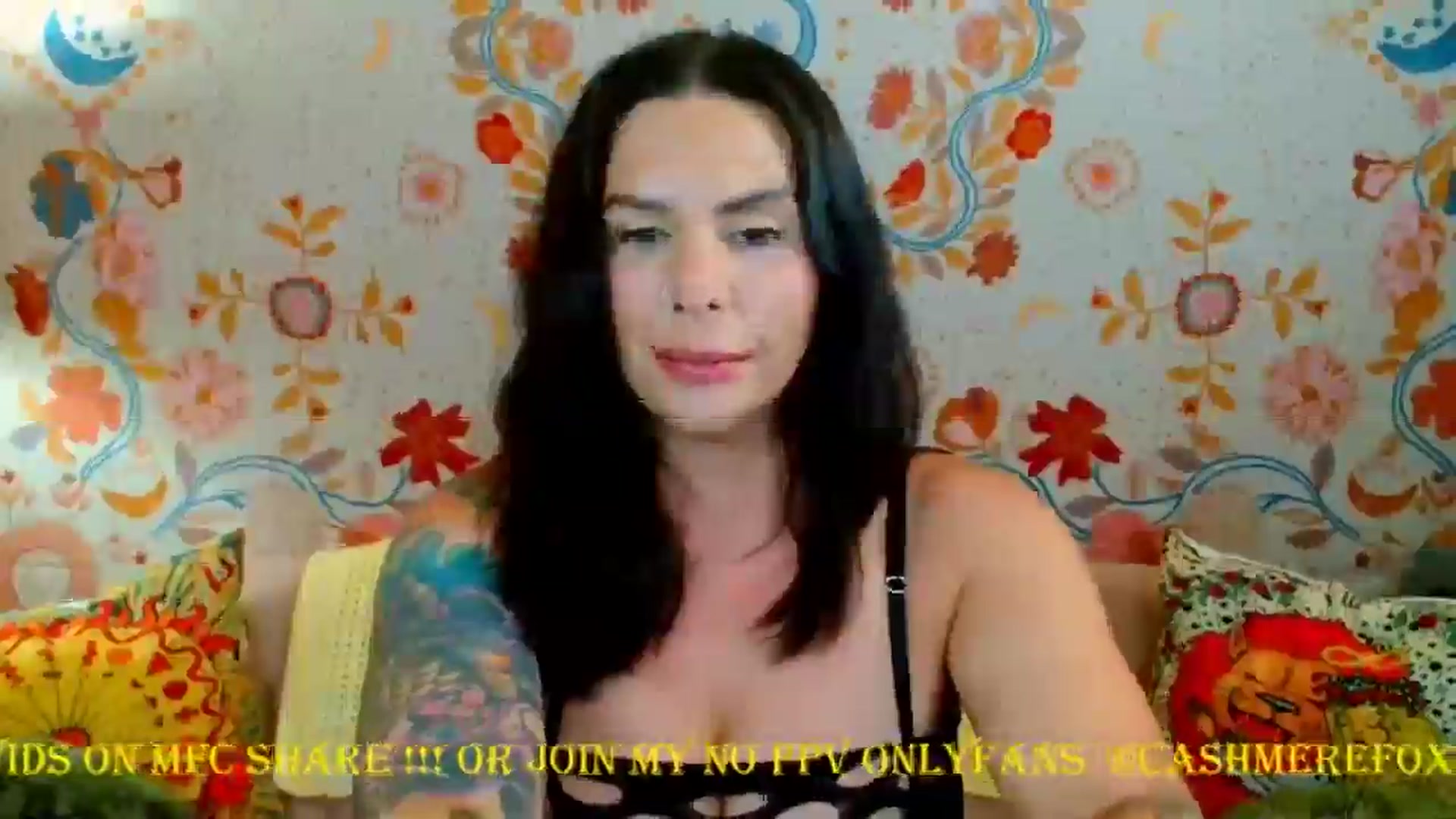 Gallery image thumbnail from CashmereFoxxx's myfreecams stream on, 05/19/2024, 18:41 image 12 of 20