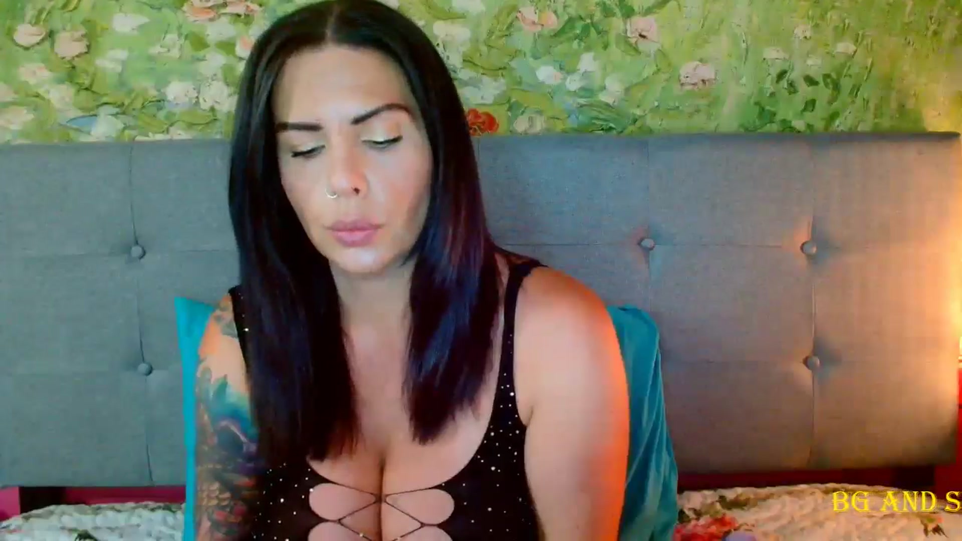 Gallery image thumbnail from CashmereFoxxx's myfreecams stream on, 05/22/2024, 15:00 image 12 of 20