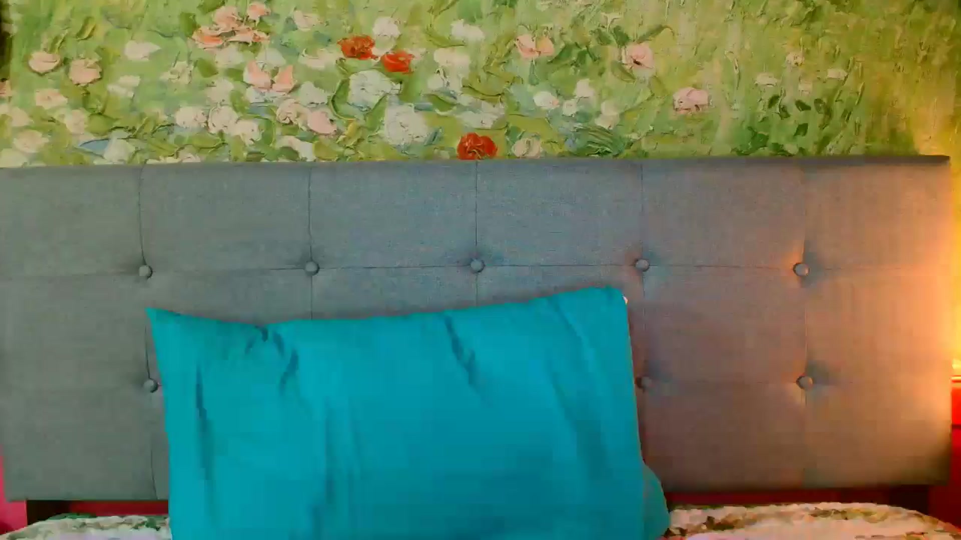 Gallery image thumbnail from CashmereFoxxx's myfreecams stream on, 05/22/2024, 20:23 image 1 of 20
