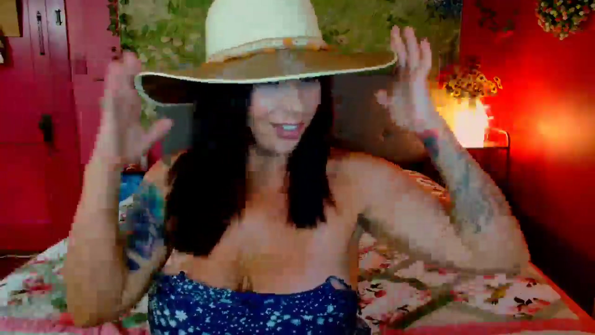 Gallery image thumbnail from CashmereFoxxx's myfreecams stream on, 05/23/2024, 16:24 image 15 of 20