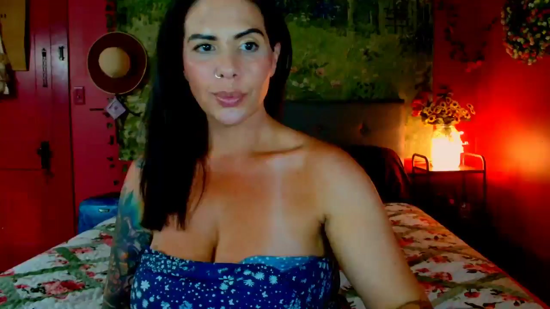 Gallery image thumbnail from CashmereFoxxx's myfreecams stream on, 05/24/2024, 24:24 image 6 of 20