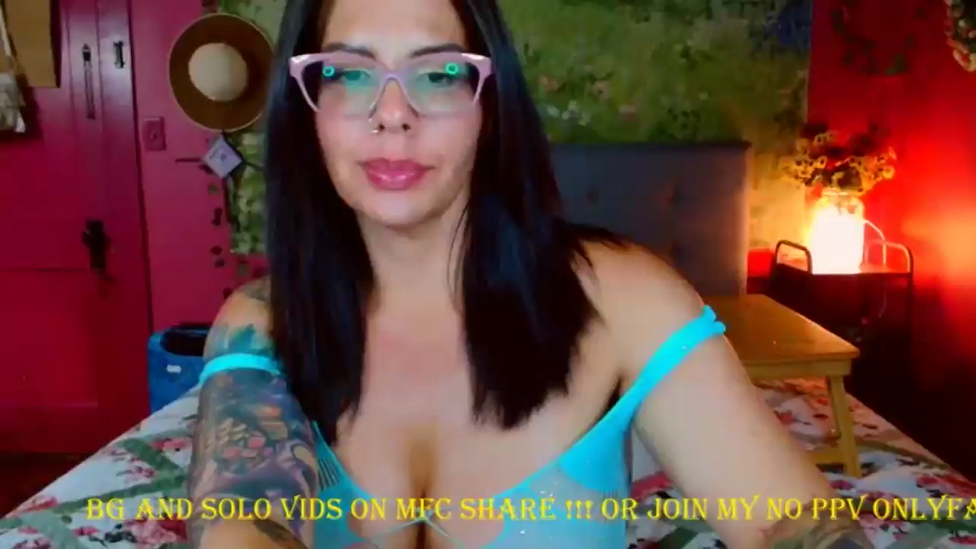 Gallery image thumbnail from CashmereFoxxx's myfreecams stream on, 05/27/2024, 02:45 image 1 of 20