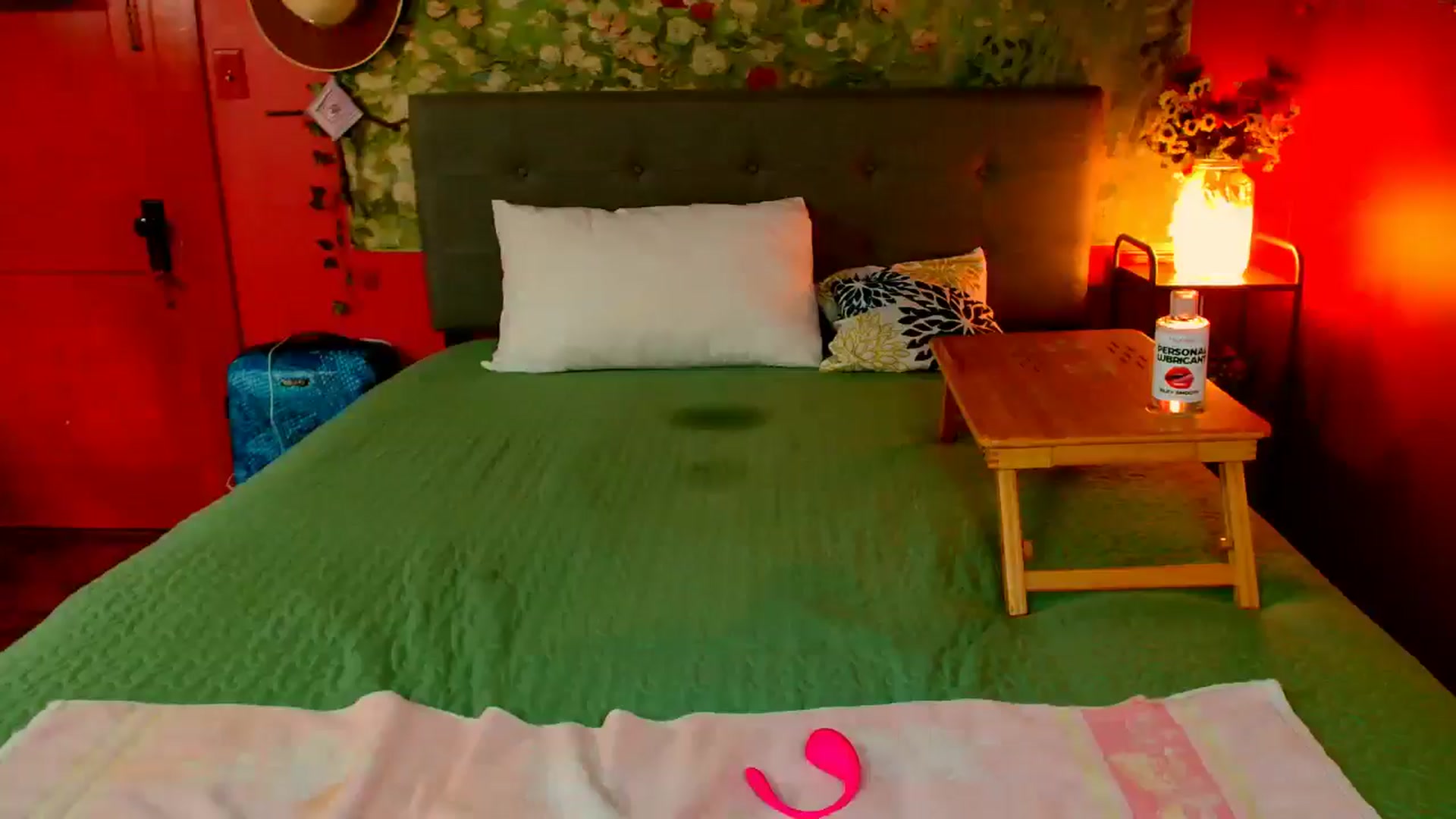 Gallery image thumbnail from CashmereFoxxx's myfreecams stream on, 05/31/2024, 21:00 image 20 of 20