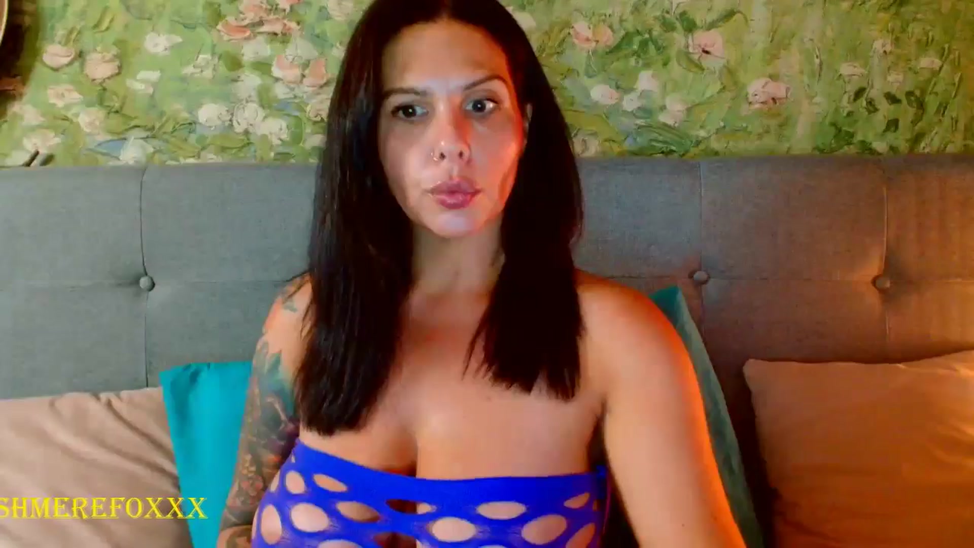 Gallery image thumbnail from CashmereFoxxx's myfreecams stream on, 06/03/2024, 19:24 image 10 of 20