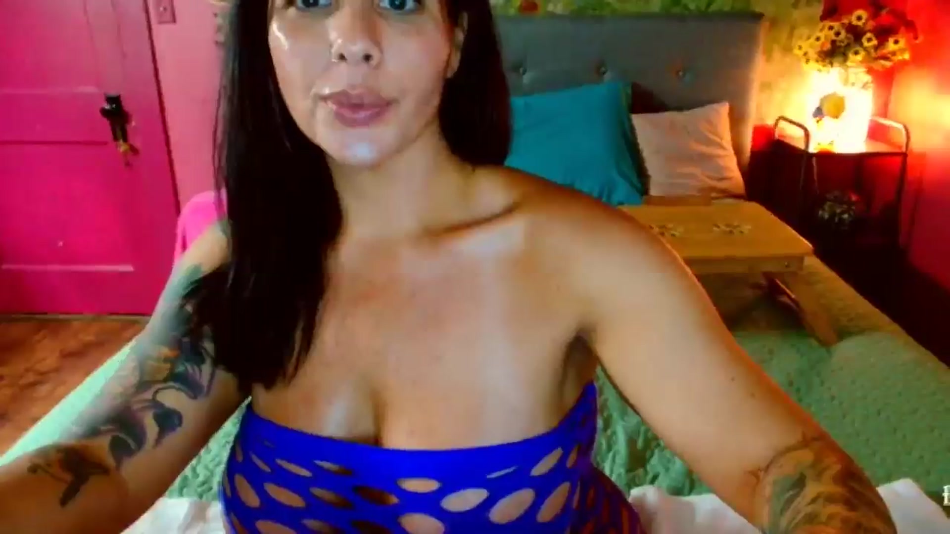 Gallery image thumbnail from CashmereFoxxx's myfreecams stream on, 06/03/2024, 23:55 image 6 of 20