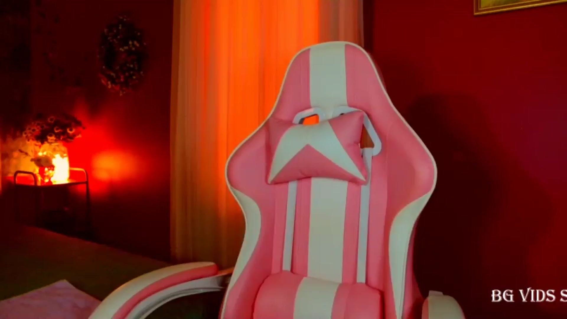 Gallery image thumbnail from CashmereFoxxx's myfreecams stream on, 06/04/2024, 18:13 image 14 of 20