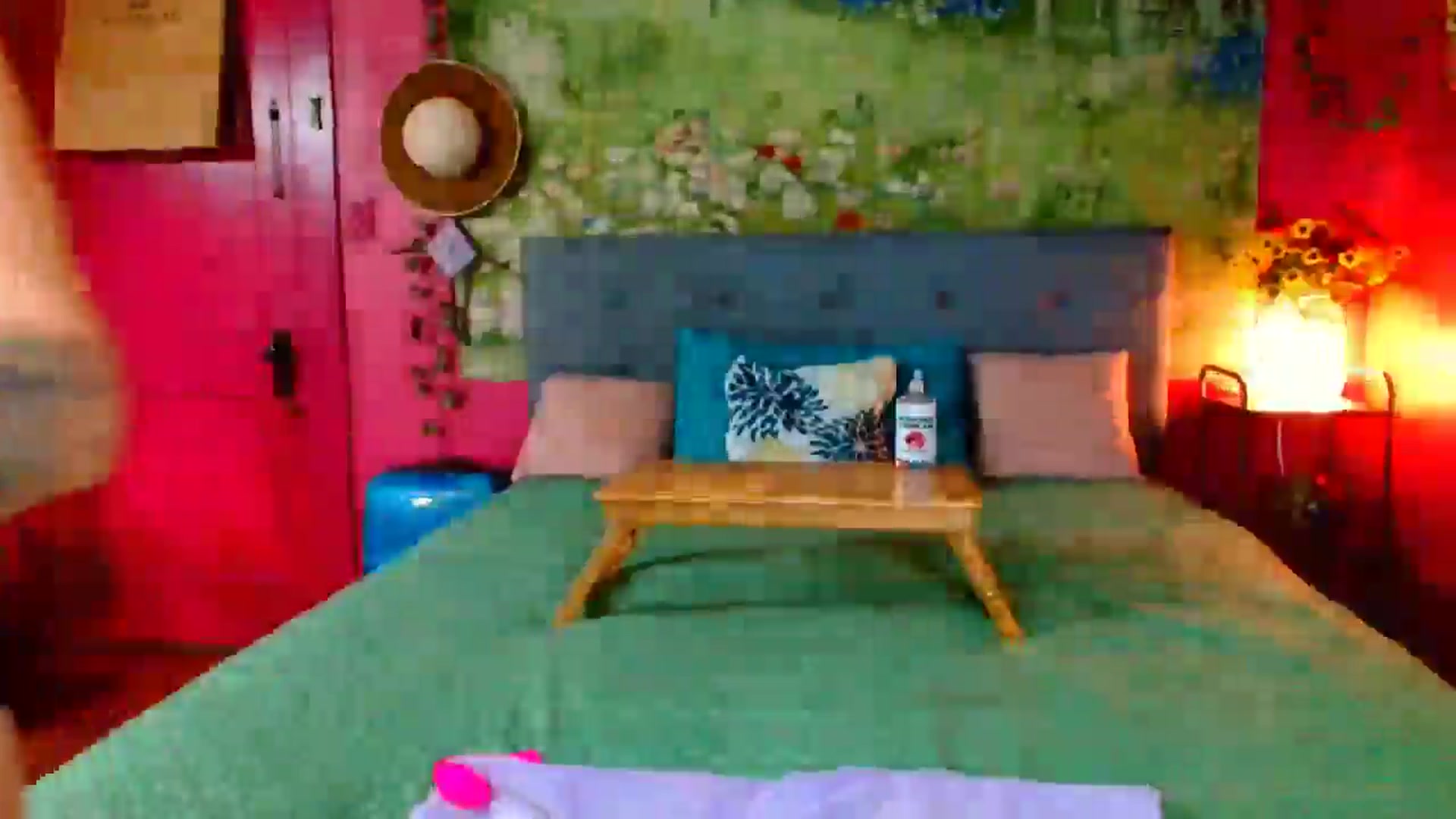 Gallery image thumbnail from CashmereFoxxx's myfreecams stream on, 06/05/2024, 23:58 image 3 of 20
