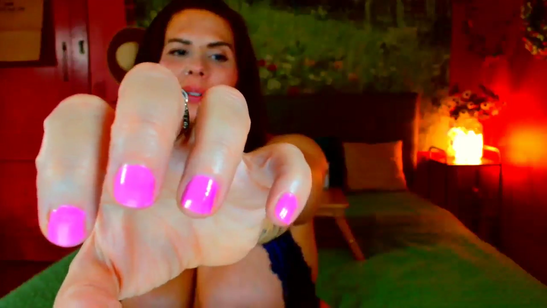 Gallery image thumbnail from CashmereFoxxx's myfreecams stream on, 06/05/2024, 23:58 image 9 of 20
