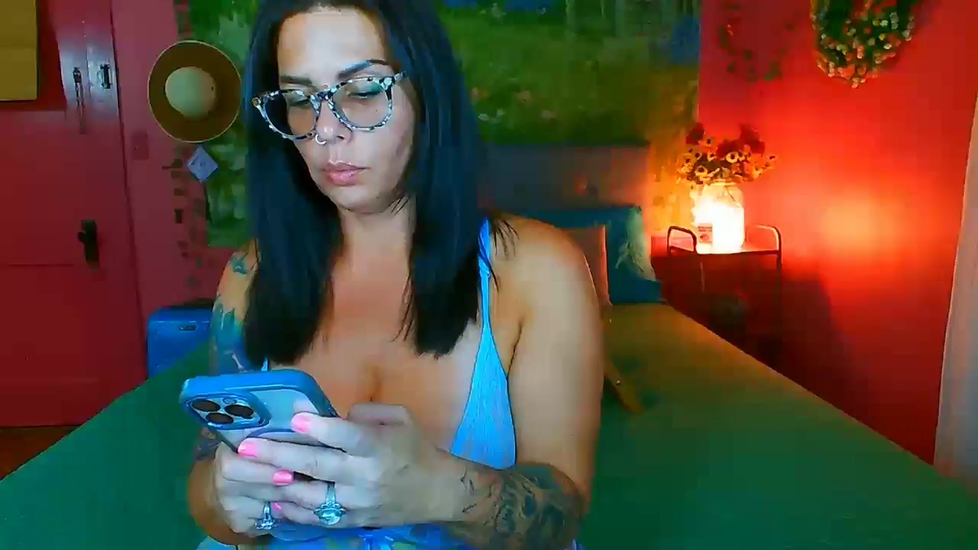 Gallery image thumbnail from CashmereFoxxx's myfreecams stream on, 06/08/2024, 24:49 image 20 of 20