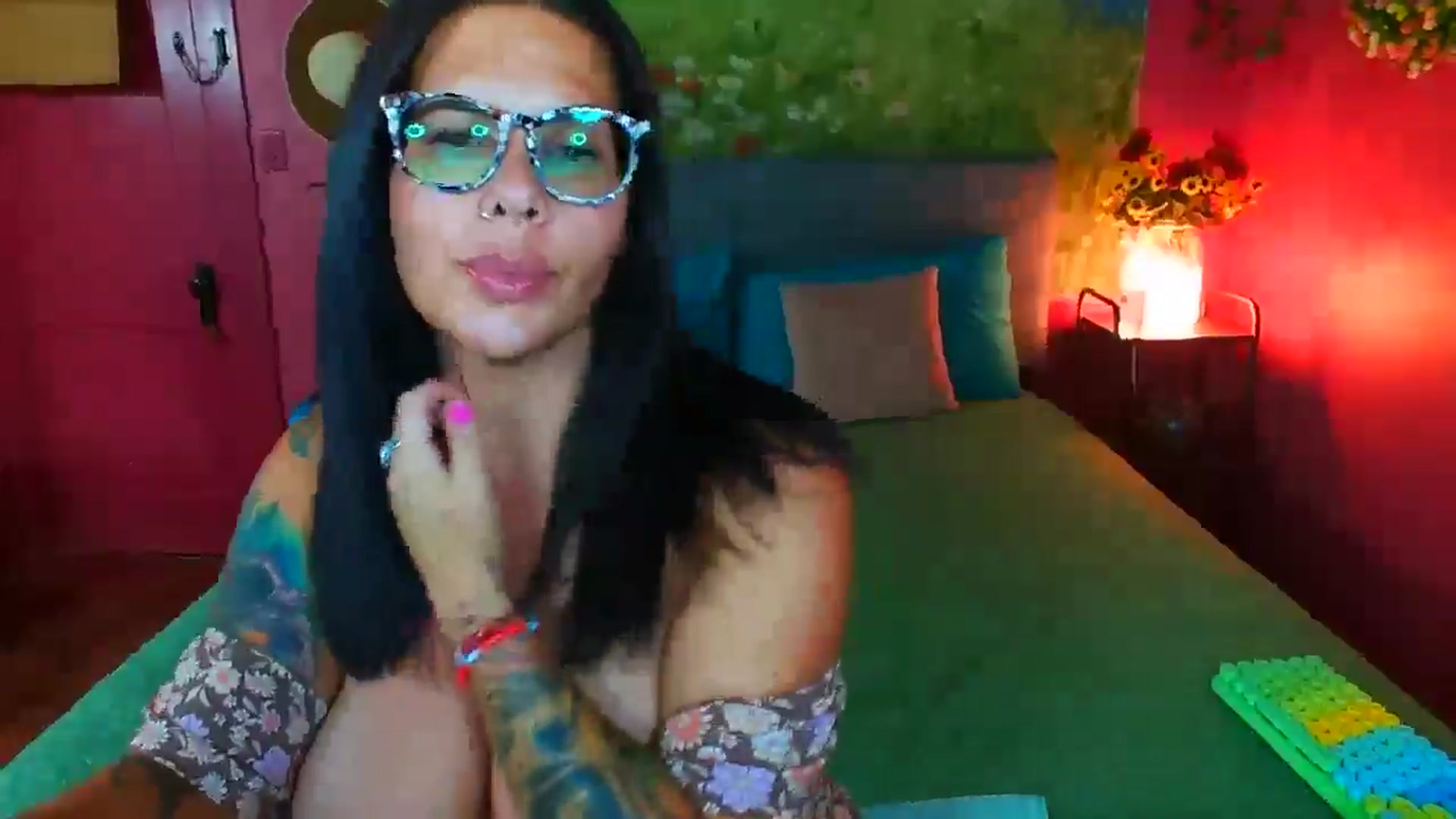Gallery image thumbnail from CashmereFoxxx's myfreecams stream on, 06/10/2024, 21:21 image 6 of 20