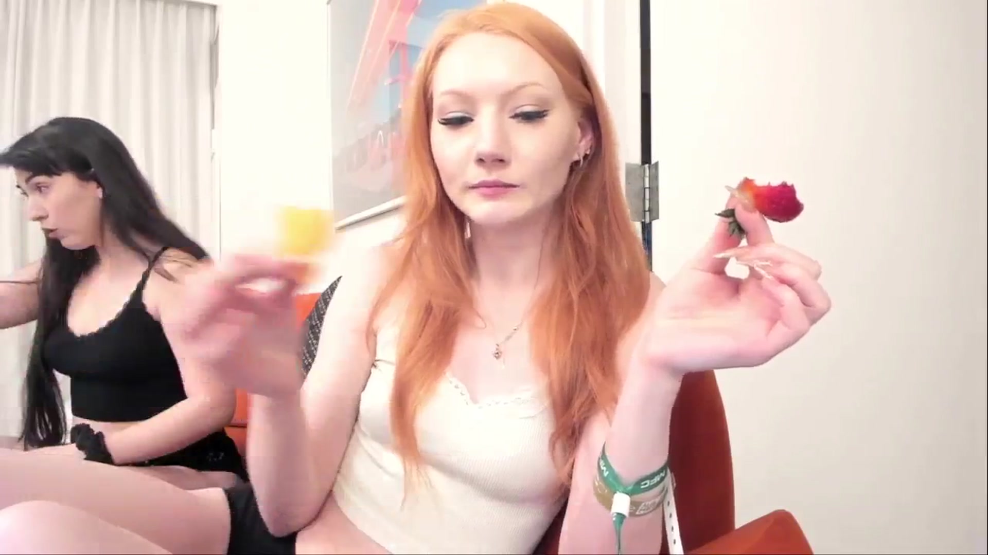 Gallery image thumbnail from CashmereVex's myfreecams stream on, 01/24/2025, 09:38 image 3 of 20