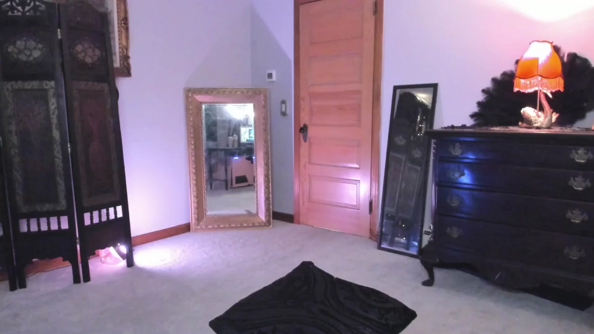 Gallery image thumbnail from CashmereVex's myfreecams stream on, 03/03/2025, 09:01 image 9 of 20