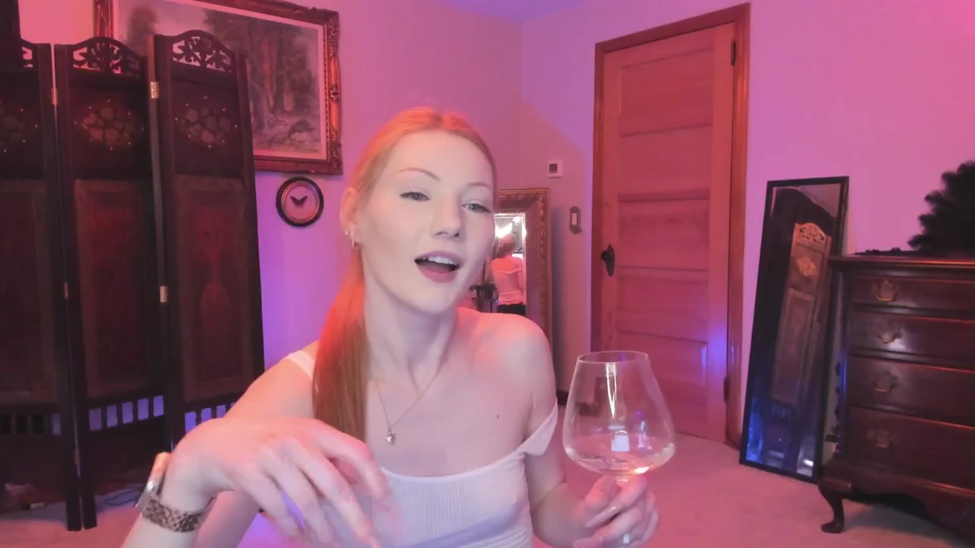 Gallery image thumbnail from CashmereVex's myfreecams stream on, 03/11/2025, 06:49 image 2 of 20