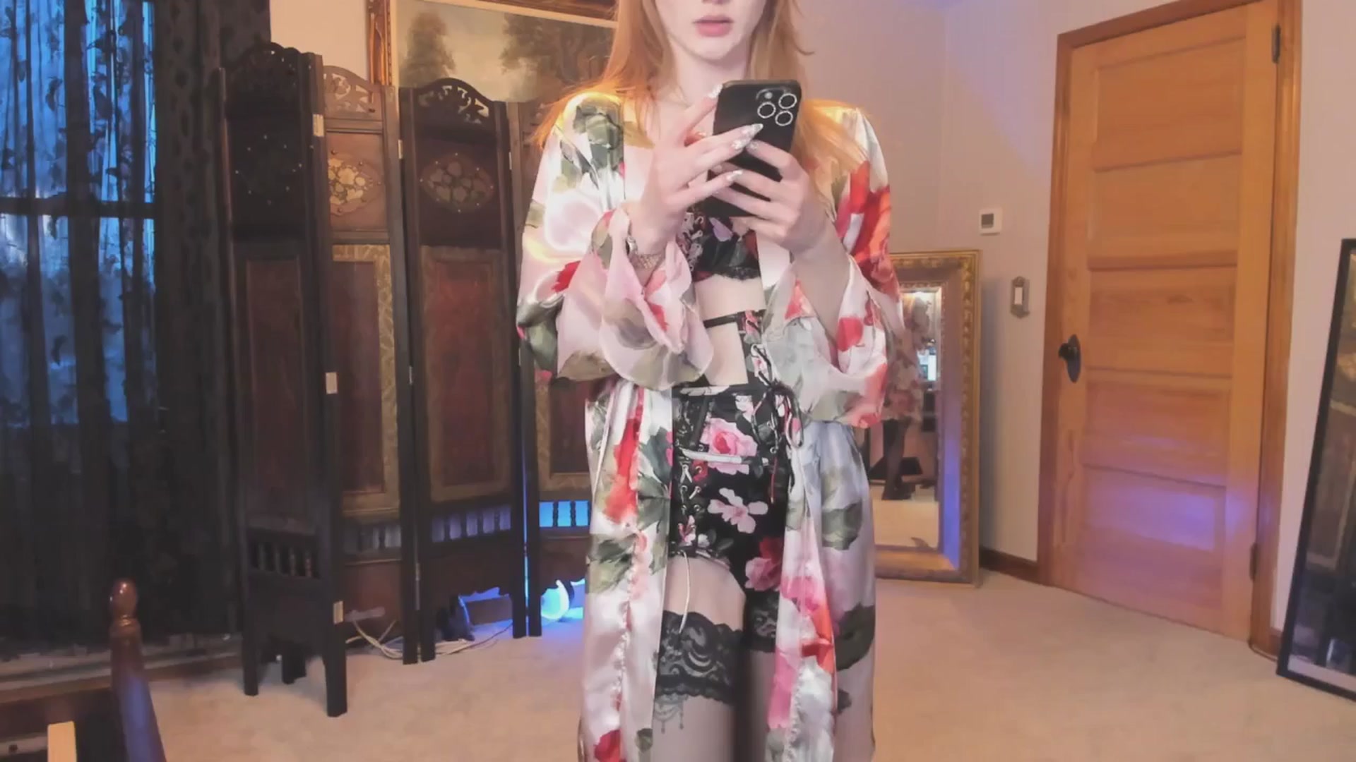 Gallery image thumbnail from CashmereVex's myfreecams stream on, 03/24/2025, 23:45 image 14 of 20