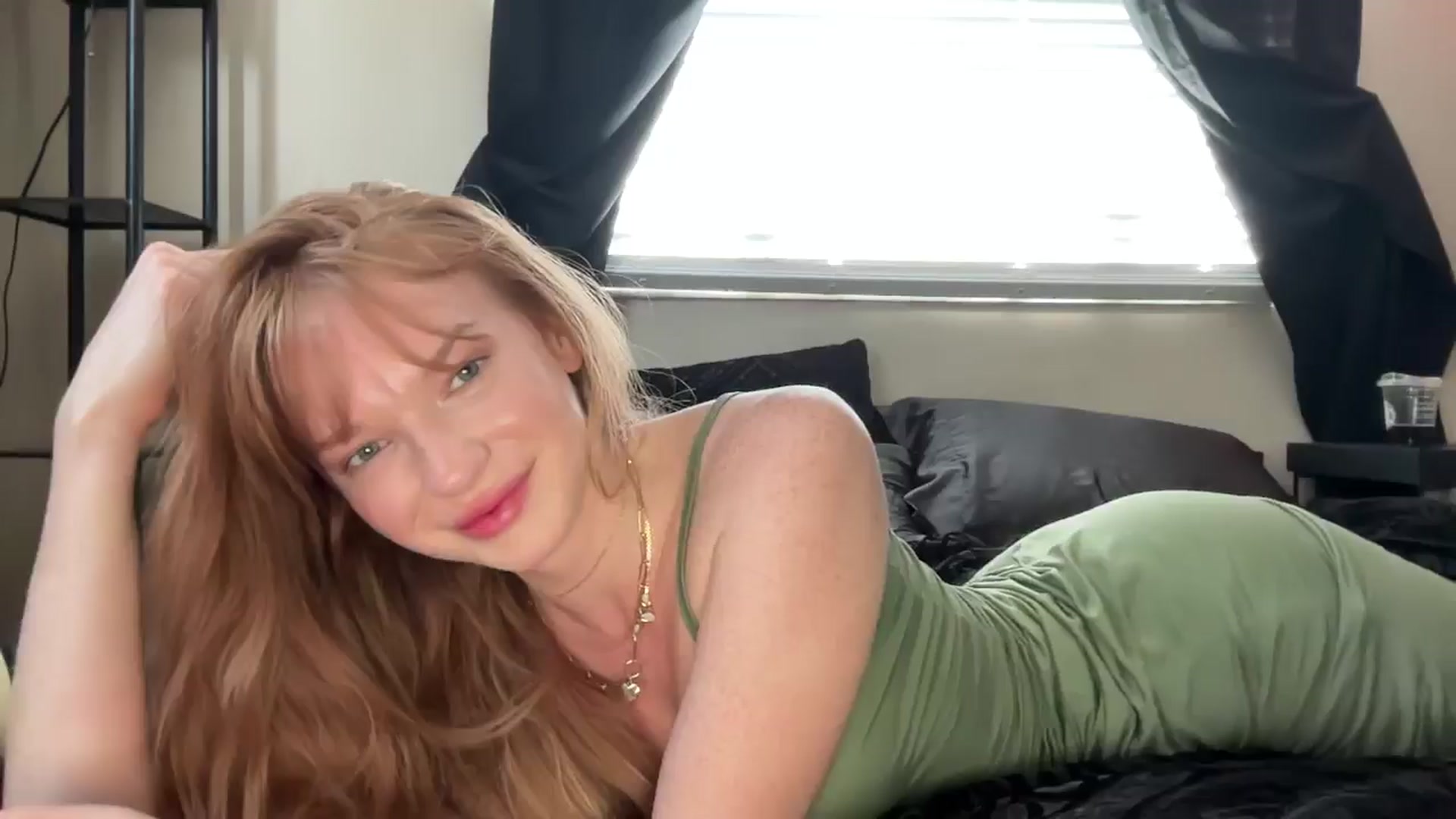 Gallery image thumbnail from Cashmire's myfreecams stream on, 11/09/2024, 16:29 image 13 of 20