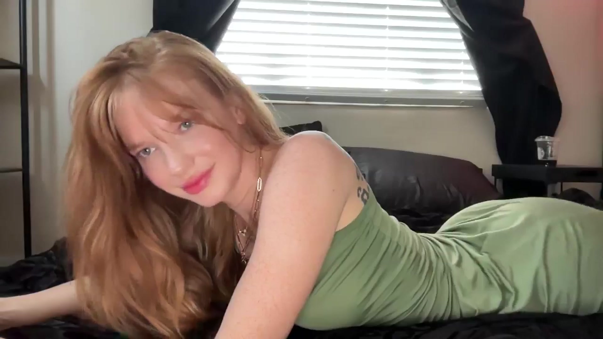 Gallery image thumbnail from Cashmire's myfreecams stream on, 11/09/2024, 17:03 image 12 of 20