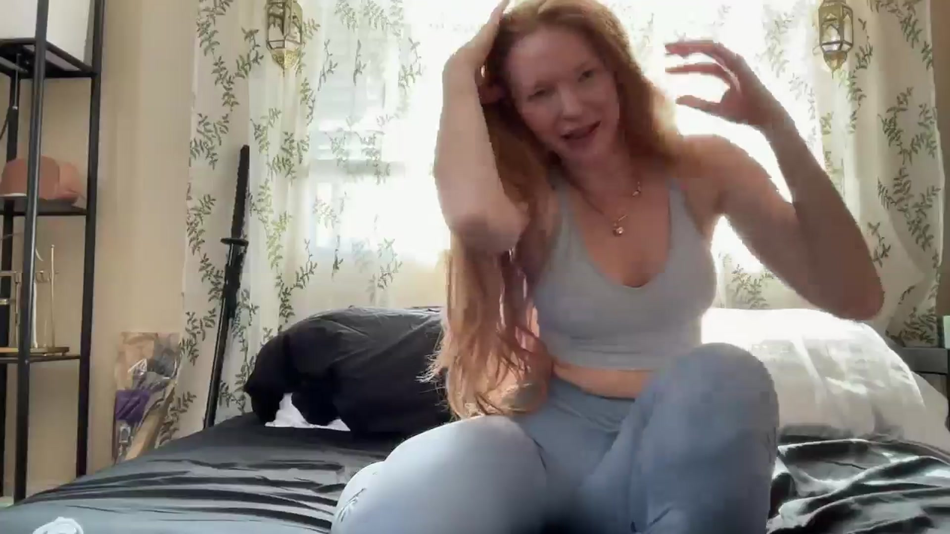 Gallery image thumbnail from Cashmire's myfreecams stream on, 12/21/2024, 16:01 image 2 of 20