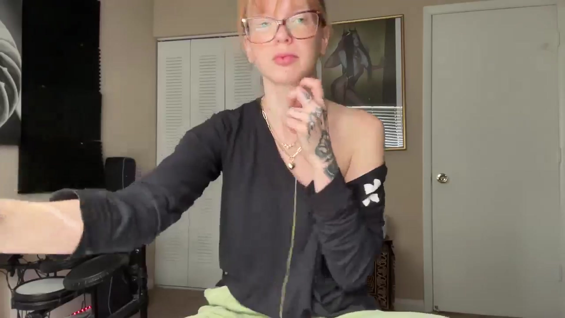 Gallery image thumbnail from Cashmire's myfreecams stream on, 12/26/2024, 16:45 image 5 of 20