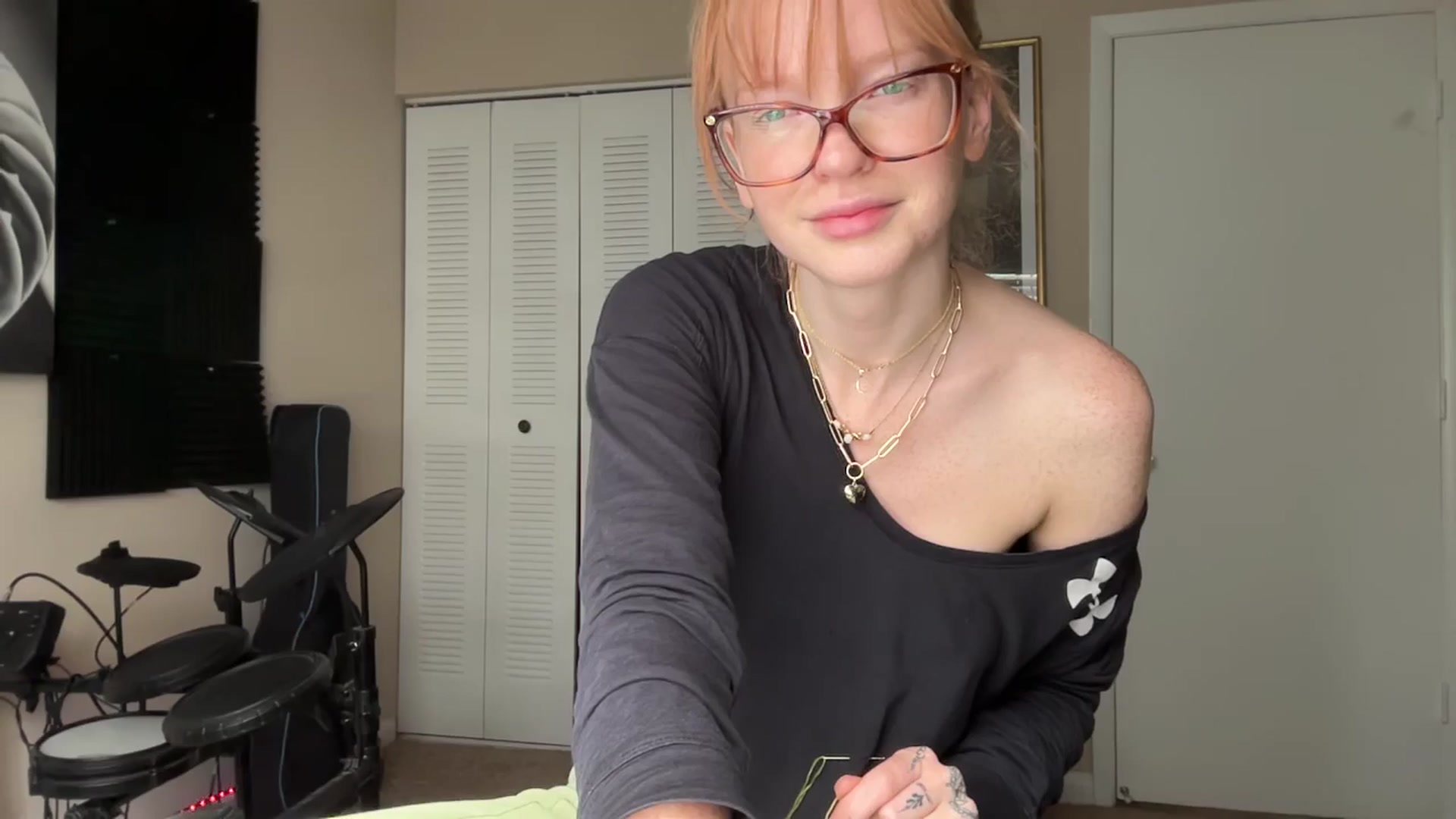 Gallery image thumbnail from Cashmire's myfreecams stream on, 12/26/2024, 16:45 image 6 of 20
