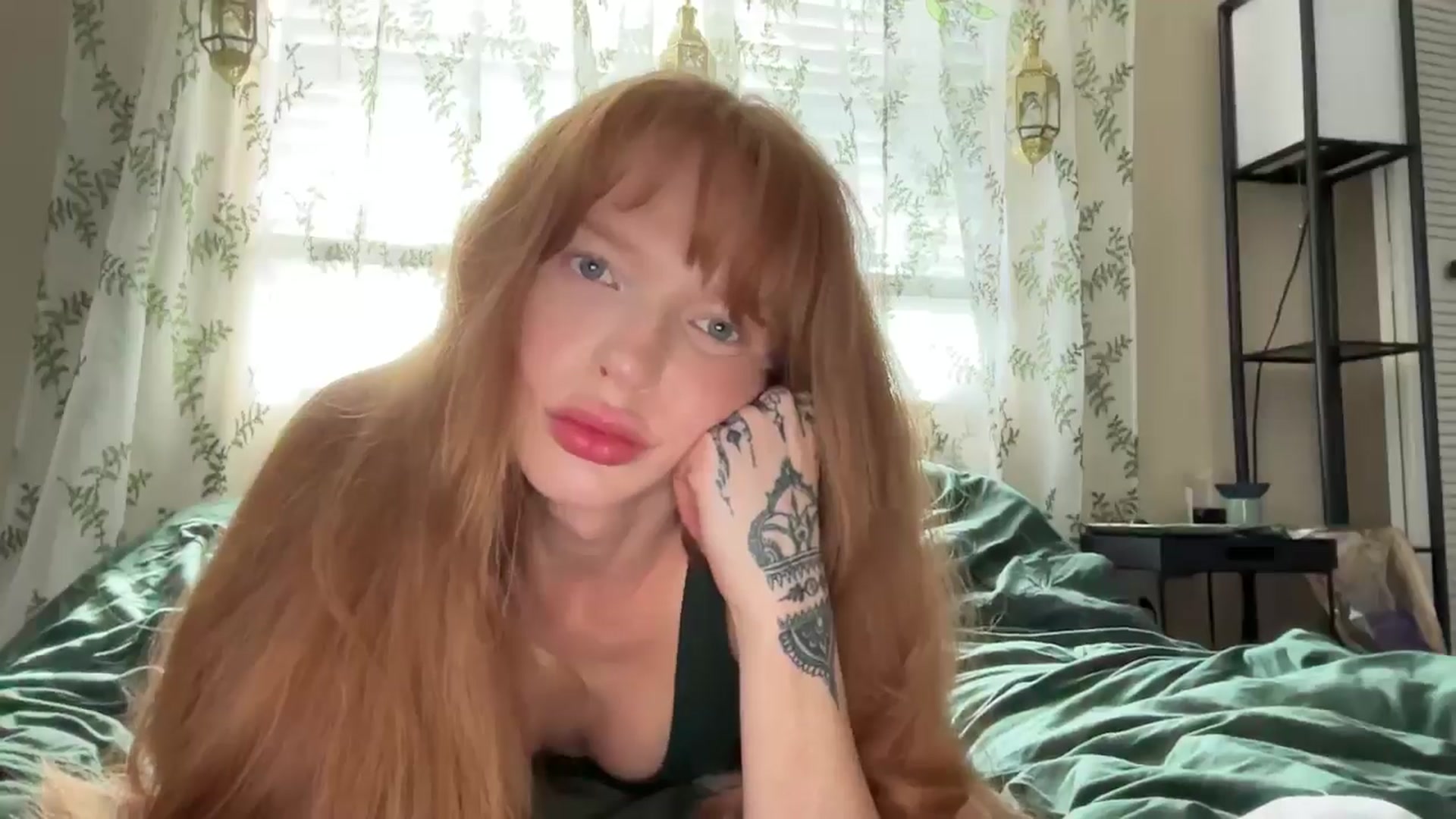 Gallery image thumbnail from Cashmire's myfreecams stream on, 12/31/2024, 20:36 image 3 of 20