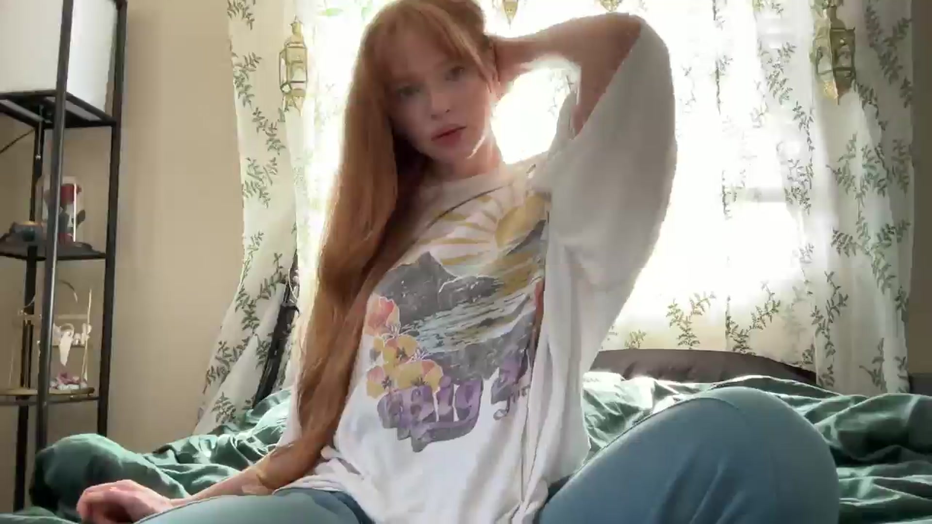 Gallery image thumbnail from Cashmire's myfreecams stream on, 01/01/2025, 18:15 image 17 of 20