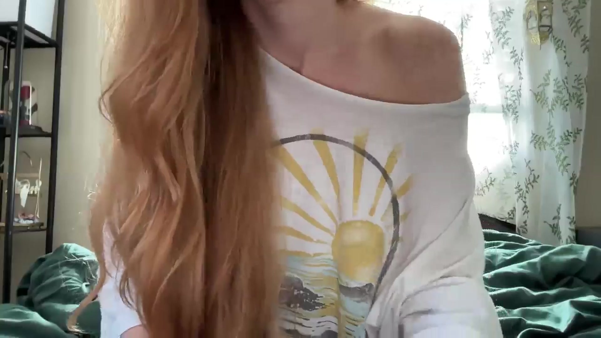 Gallery image thumbnail from Cashmire's myfreecams stream on, 01/01/2025, 18:15 image 18 of 20