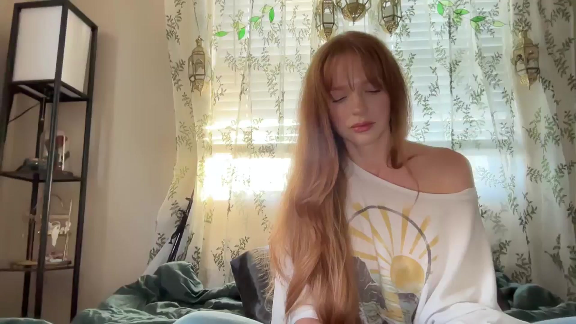 Gallery image thumbnail from Cashmire's myfreecams stream on, 01/01/2025, 22:15 image 4 of 20