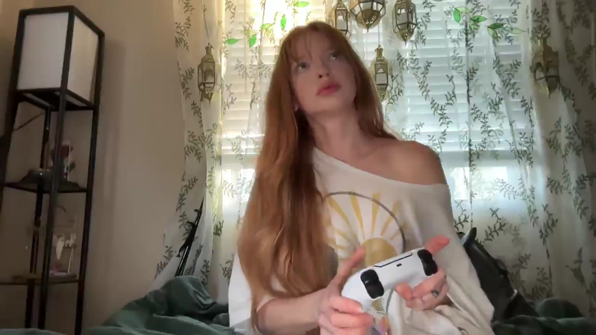 Gallery image thumbnail from Cashmire's myfreecams stream on, 01/01/2025, 22:15 image 19 of 20