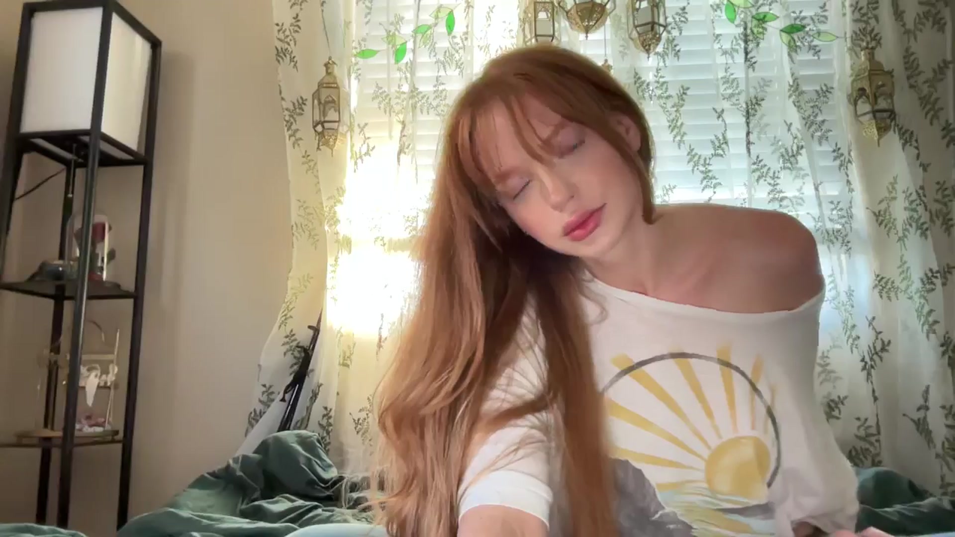 Gallery image thumbnail from Cashmire's myfreecams stream on, 01/01/2025, 22:15 image 8 of 20