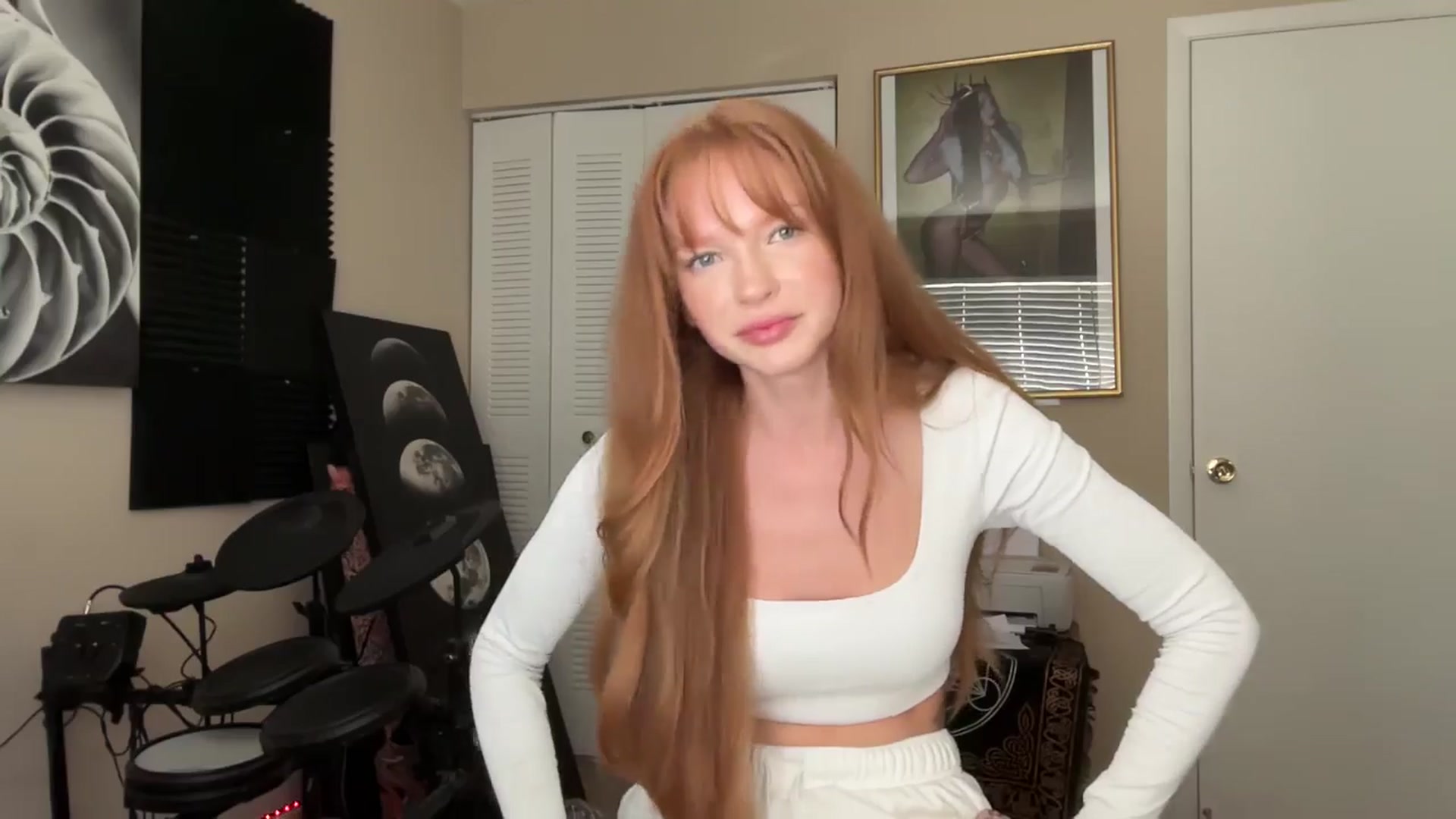 Gallery image thumbnail from Cashmire's myfreecams stream on, 01/02/2025, 21:05 image 11 of 20