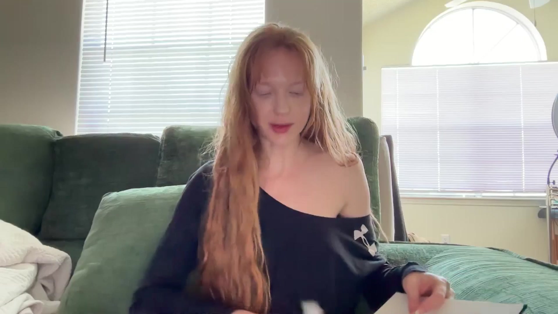 Gallery image thumbnail from Cashmire's myfreecams stream on, 12/01/2025, 17:22 image 16 of 20