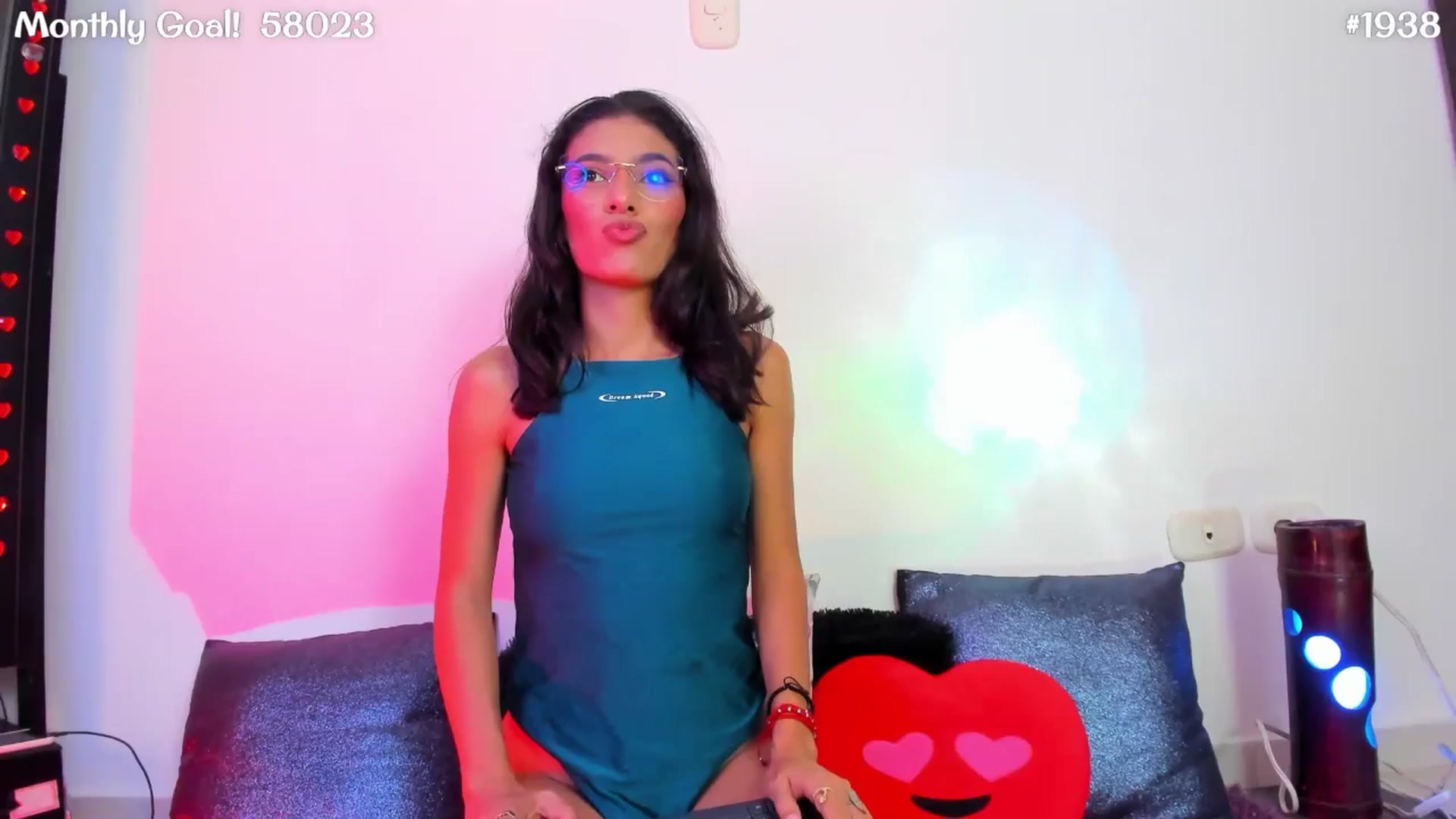 Gallery image thumbnail from Cassey_'s myfreecams stream on, 04/04/2026, 04:21 image 13 of 20