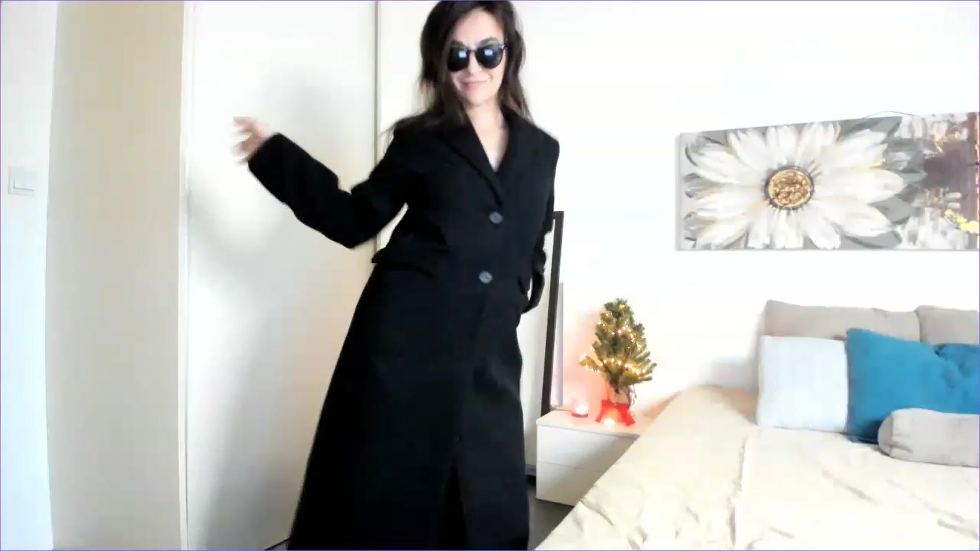 Gallery image thumbnail from CassidyJoy's myfreecams stream on, 12/24/2022, 21:28 image 19 of 20