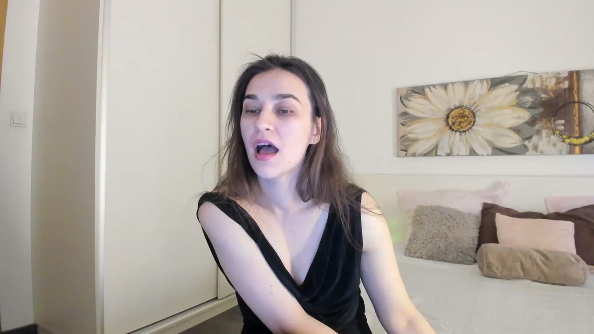 Gallery image thumbnail from CassidyJoy's myfreecams stream on, 12/25/2023, 16:36 image 15 of 20
