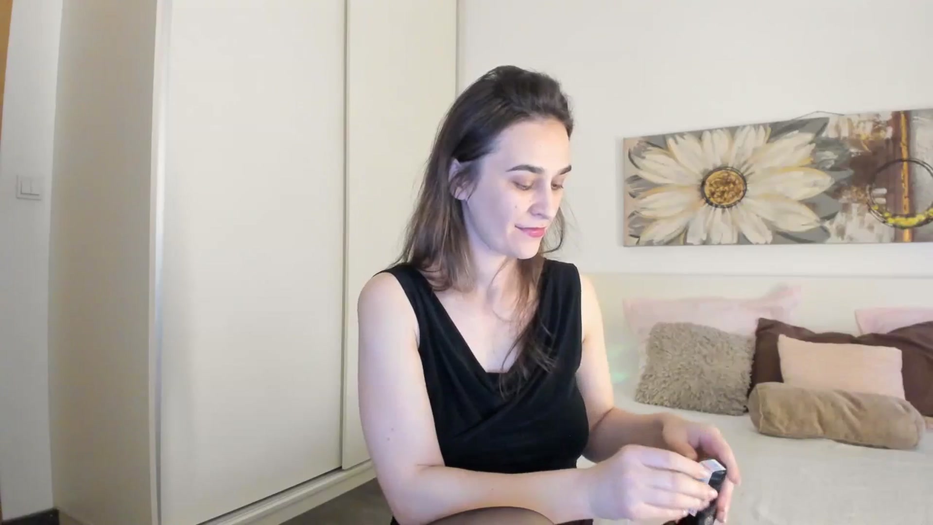 Gallery image thumbnail from CassidyJoy's myfreecams stream on, 12/25/2023, 16:36 image 10 of 20