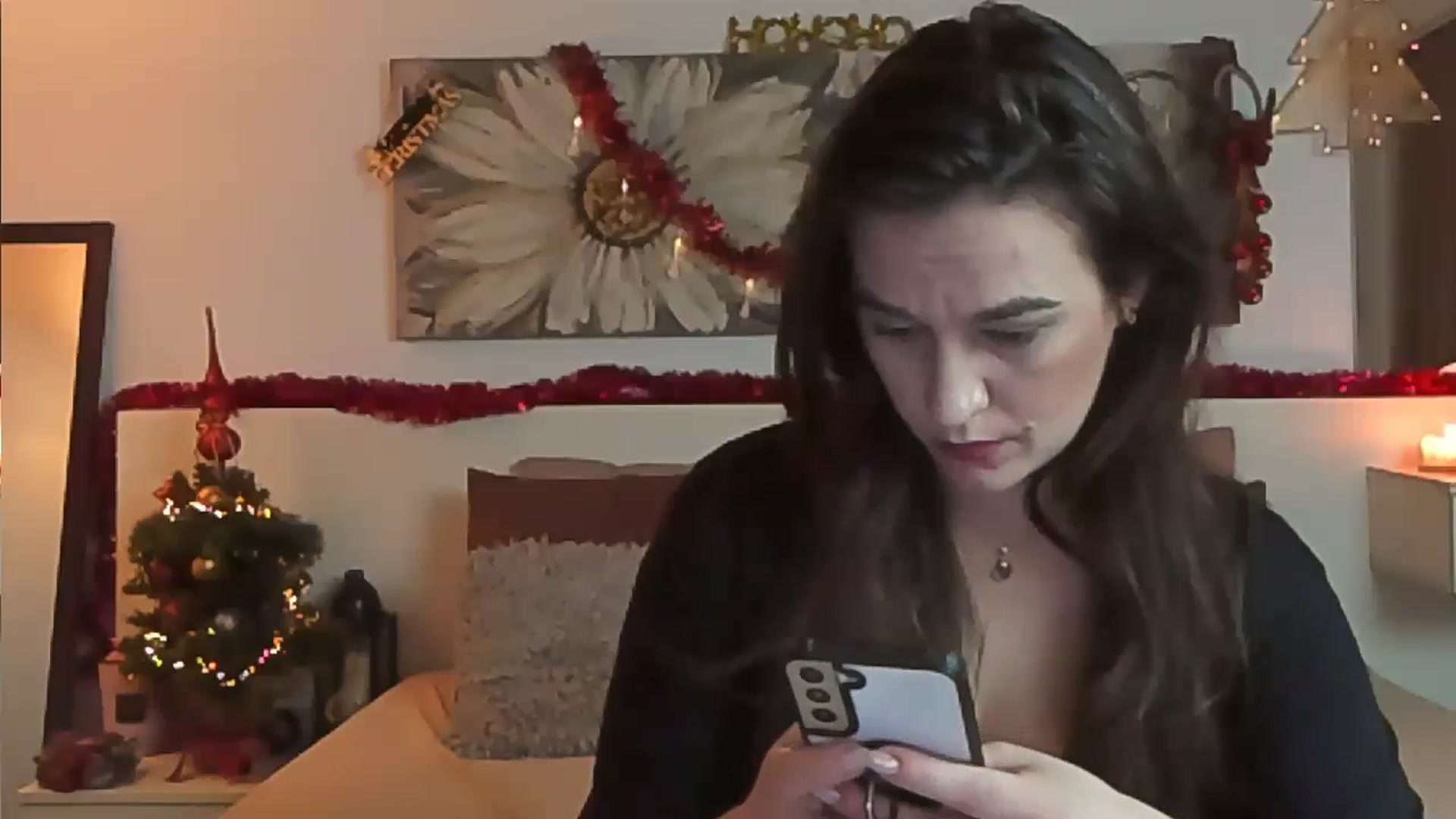 Gallery image thumbnail from CassidyJoy's myfreecams stream on, 12/26/2024, 20:47 image 16 of 20