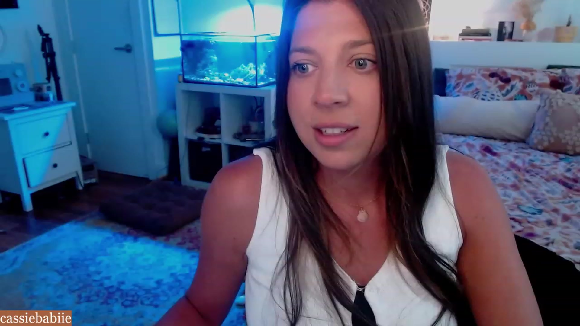 Gallery image thumbnail from CassieBabiie's myfreecams stream on, 06/27/2023, 20:22 image 9 of 20