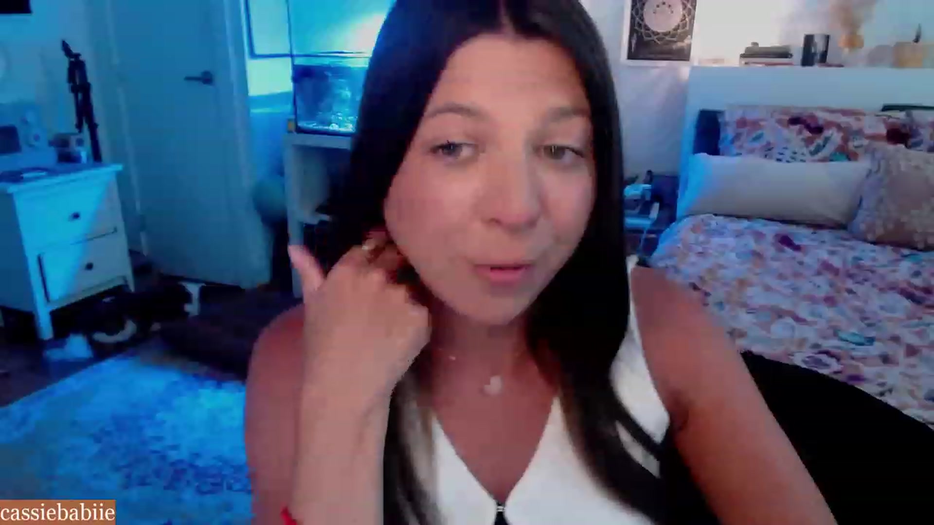Gallery image thumbnail from CassieBabiie's myfreecams stream on, 06/27/2023, 20:22 image 13 of 20