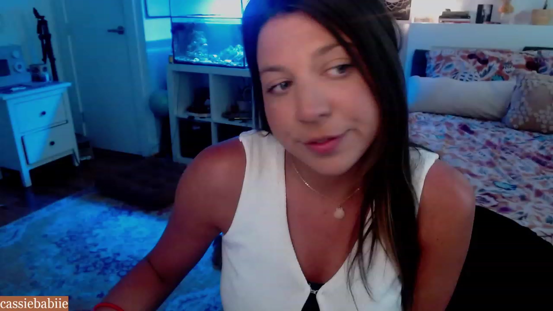 Gallery image thumbnail from CassieBabiie's myfreecams stream on, 06/27/2023, 20:22 image 1 of 20