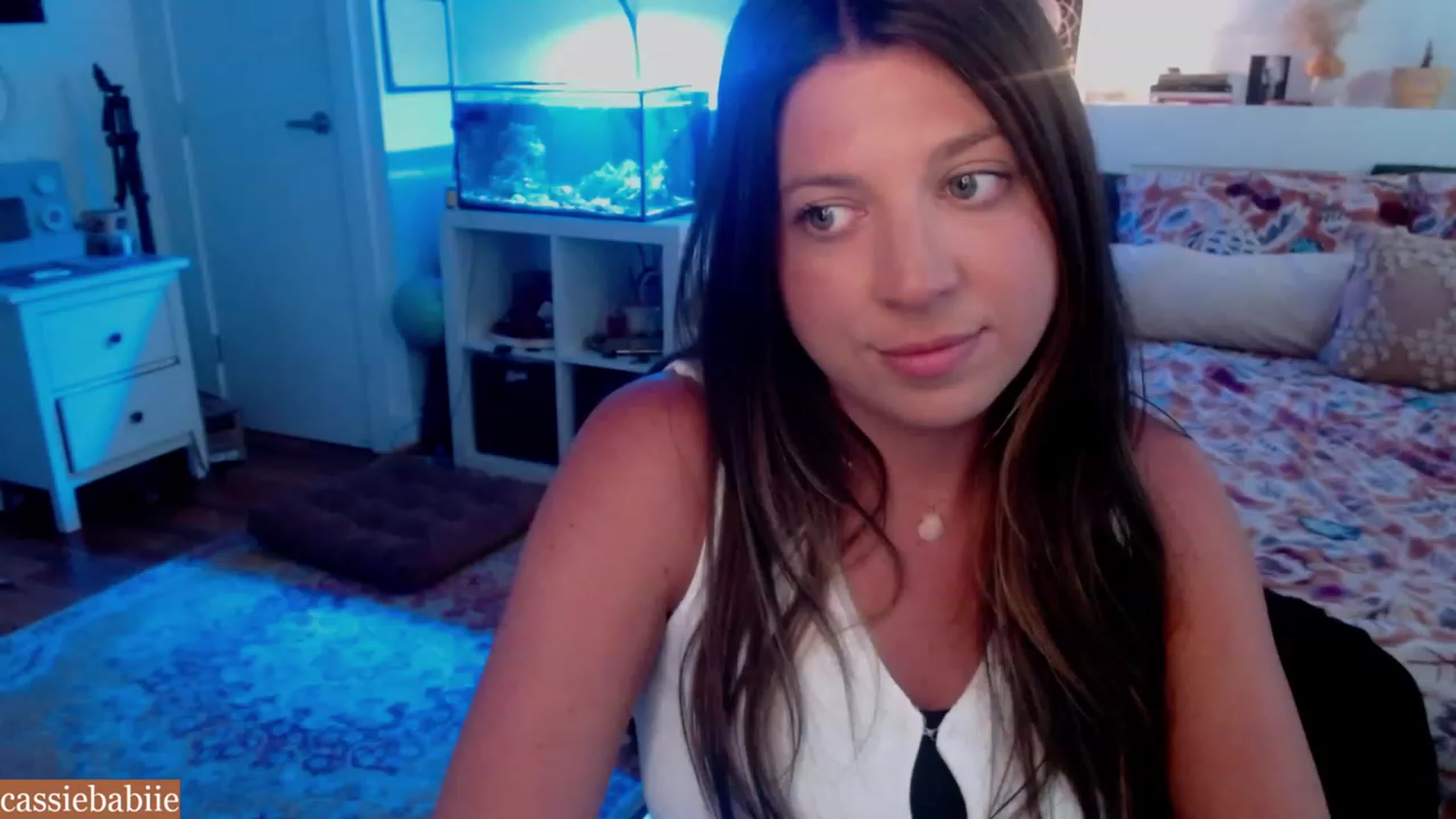 Gallery image thumbnail from CassieBabiie's myfreecams stream on, 06/27/2023, 20:22 image 5 of 20