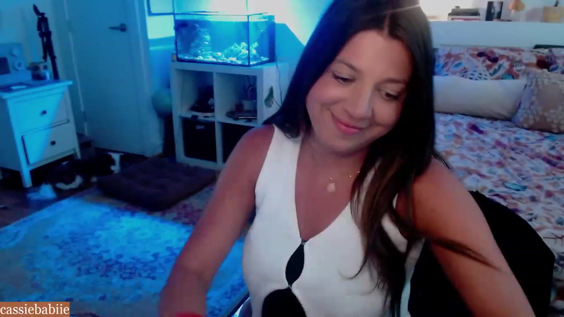 Gallery image thumbnail from CassieBabiie's myfreecams stream on, 06/27/2023, 20:22 image 16 of 20