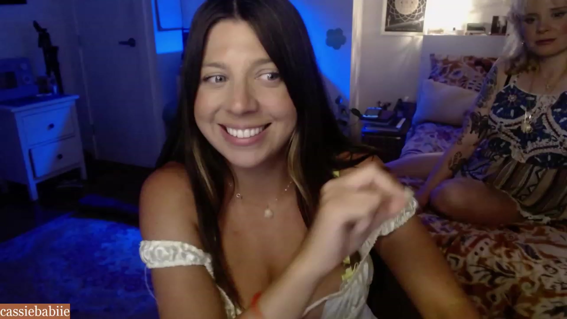 Gallery image thumbnail from CassieBabiie's myfreecams stream on, 07/12/2023, 02:53 image 7 of 20