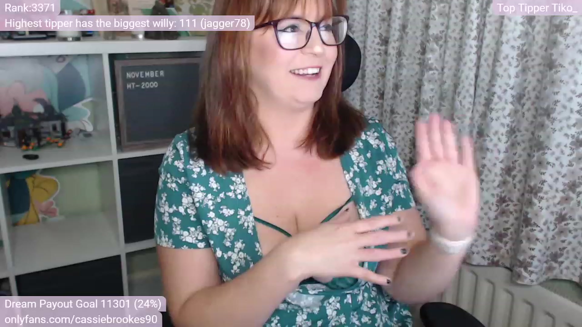 Gallery image thumbnail from CassieBrookes's myfreecams stream on, 11/19/2022, 18:38 image 9 of 20